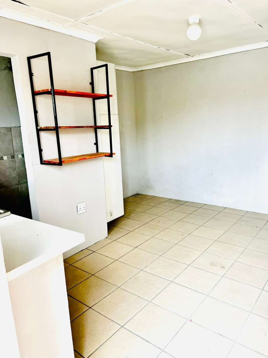 6 Bedroom Property for Sale in Delft Western Cape